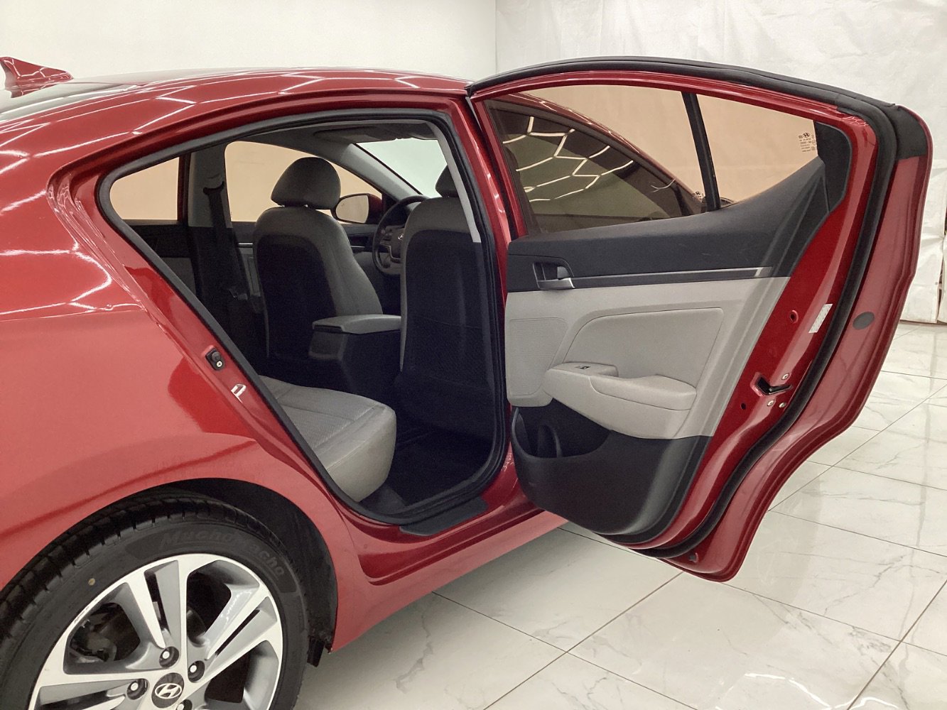 Used 2017 Hyundai Elantra Limited image 23