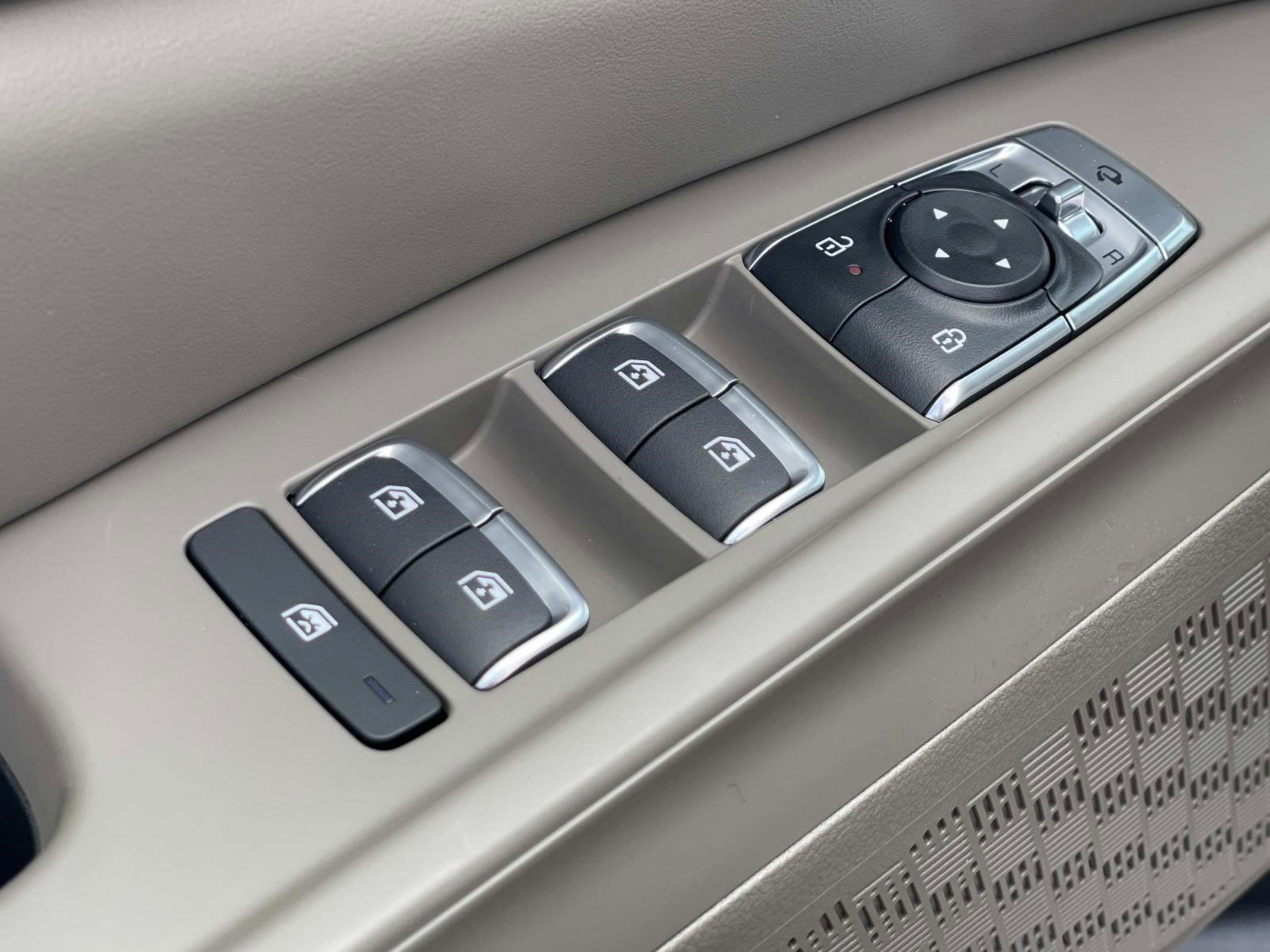 New 2026 Kia Carnival EX image 24