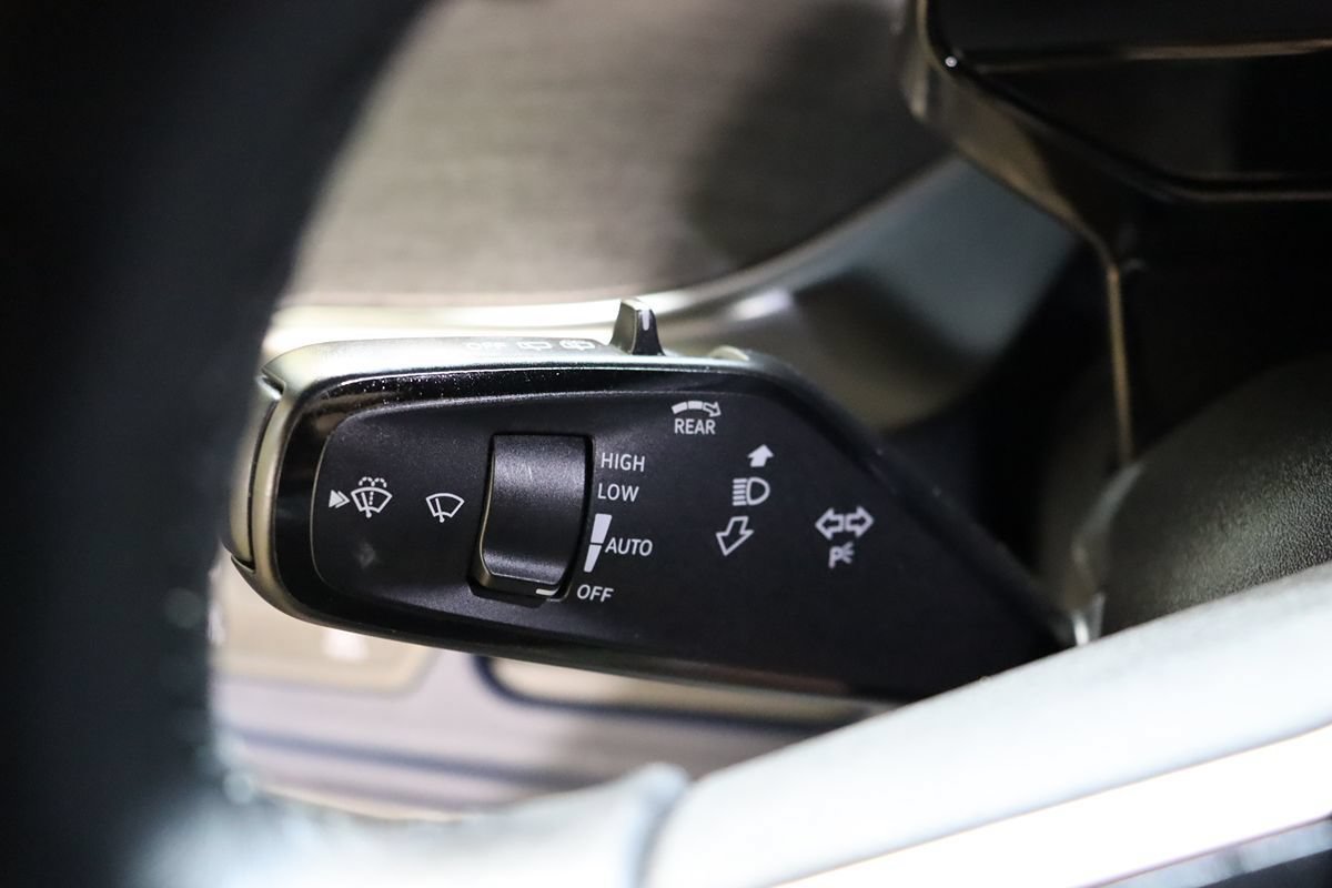 Used 2025 Volkswagen ID. Buzz Pro S RWD image 39