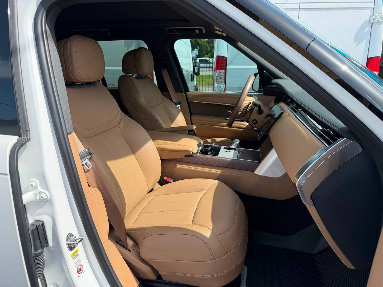 Used 2025 Land Rover Range Rover SE AWD/4WD image 10