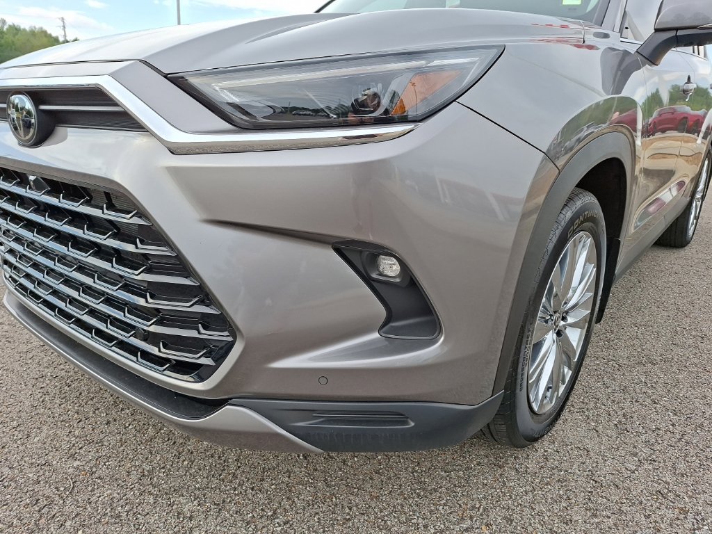 Used 2026 Toyota Grand Highlander AWD image 9