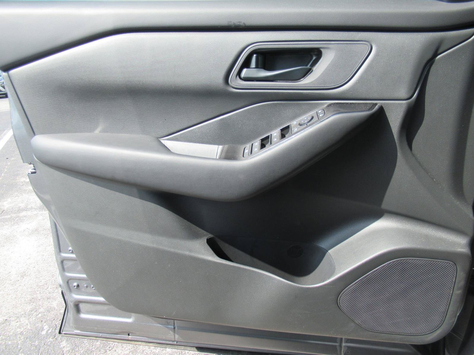 Used 2026 Nissan Rogue S FWD image 19