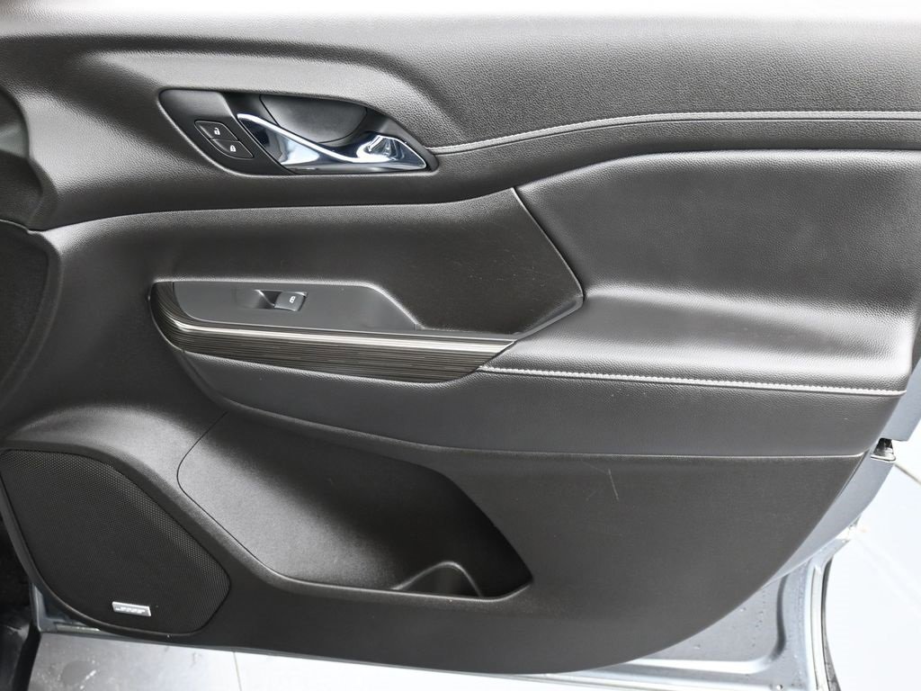 Used 2021 GMC Acadia SLT w/ Elevation Edition image 17