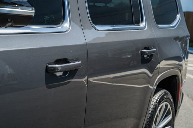 Used 2023 Jeep Grand Wagoneer 4WD w/ Flexible Seating Group image 18