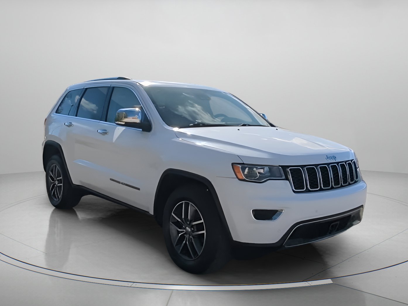 Used 2018 Jeep Grand Cherokee Limited image 2