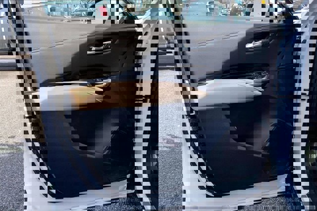 Used 2024 Cadillac XT4 Luxury w/ Trailering Package image 22