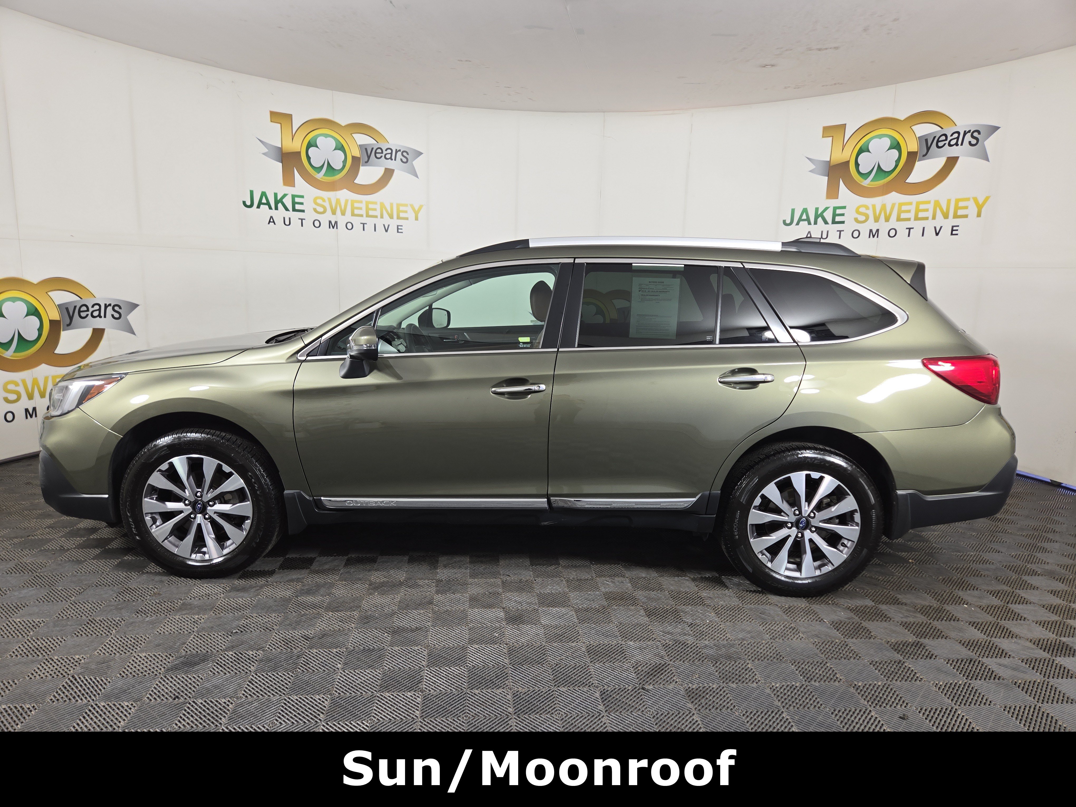 Used 2018 Subaru Outback 2.5i Touring w/ Popular Package #3 AWD/4WD image 5
