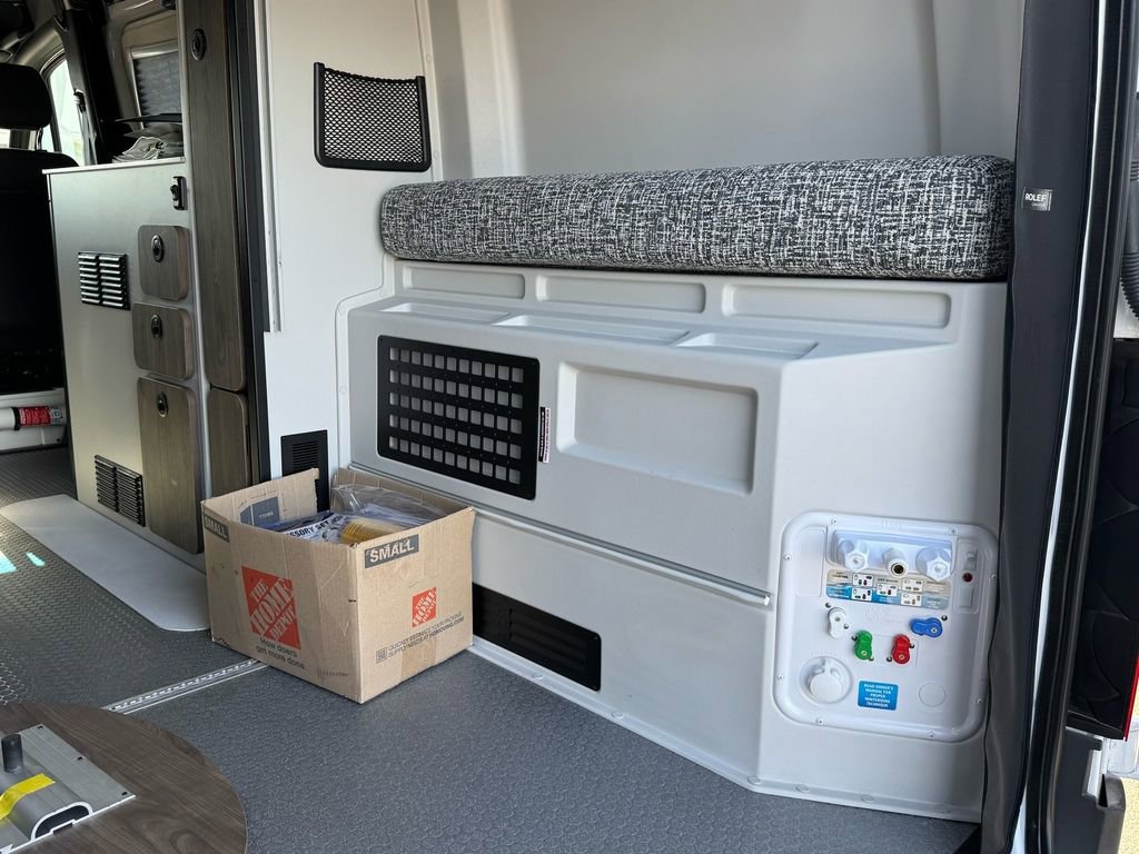 Used 2023 Mercedes-Benz Sprinter 2500 image 38