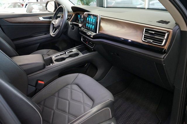 Used 2024 Volkswagen Atlas SE image 46