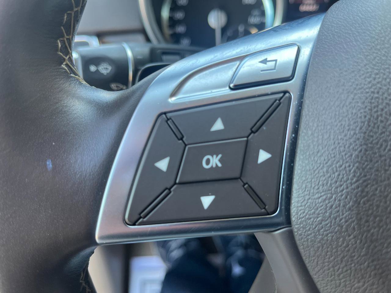 Used 2013 Mercedes-Benz ML 350 BlueTEC 4MATIC image 26