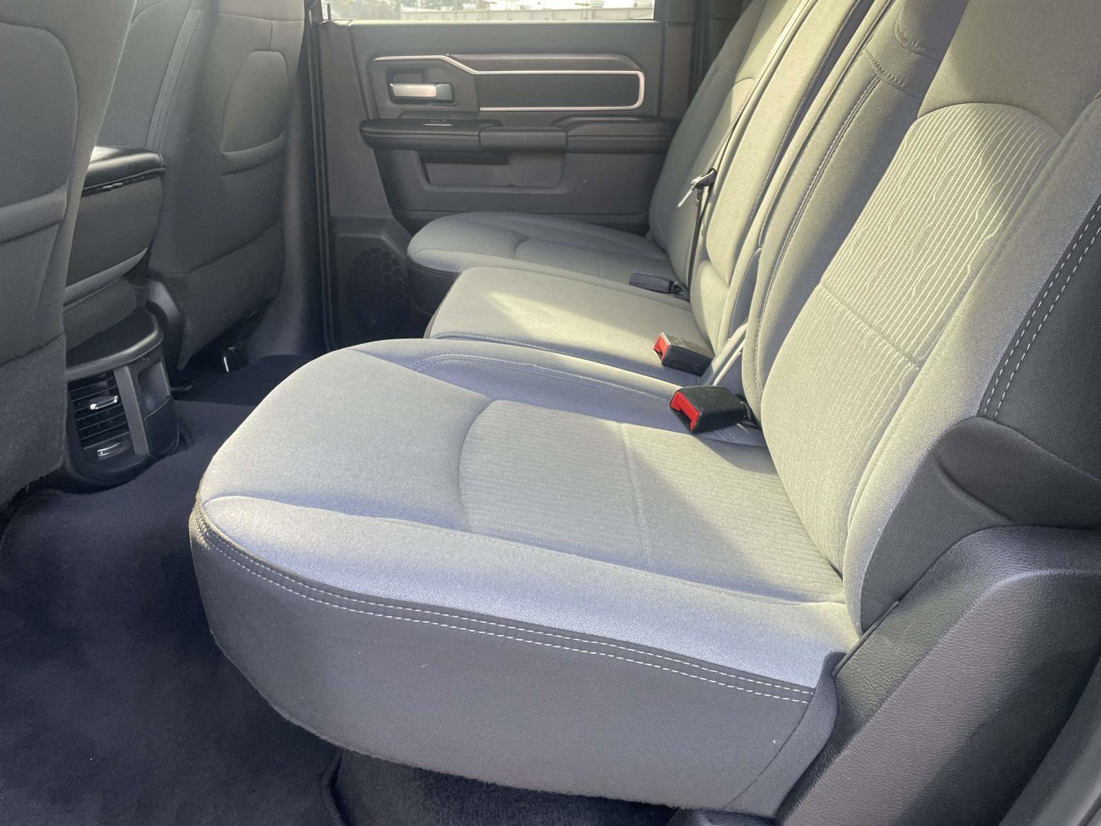 Used 2024 RAM 2500 Big Horn w/ Safety Group image 27