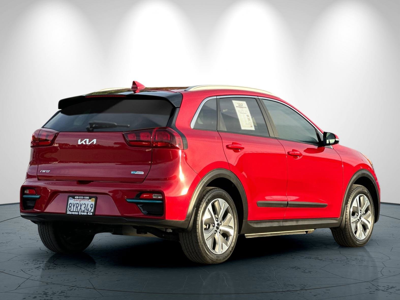 Used 2022 Kia Niro EX image 4