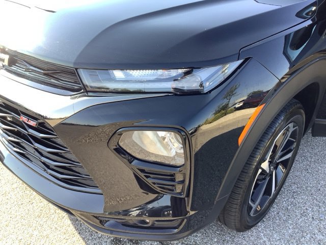 Used 2023 Chevrolet TrailBlazer RS w/ Sun and Liftgate Package AWD/4WD image 28