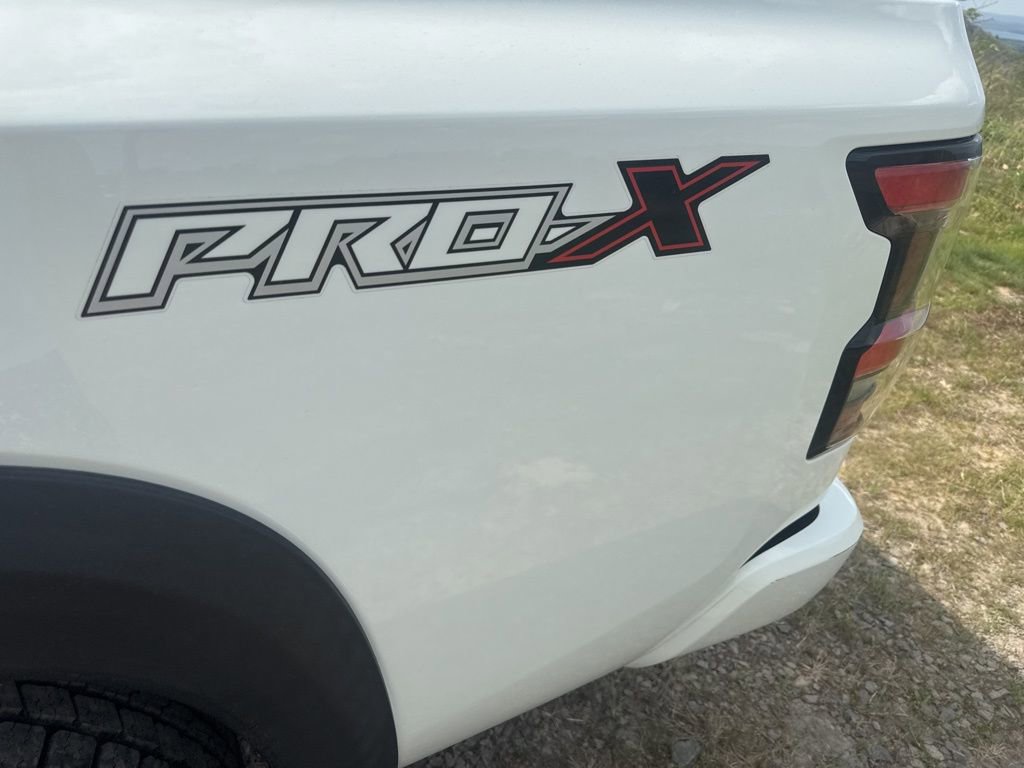 Used 2022 Nissan Frontier Pro-X image 11