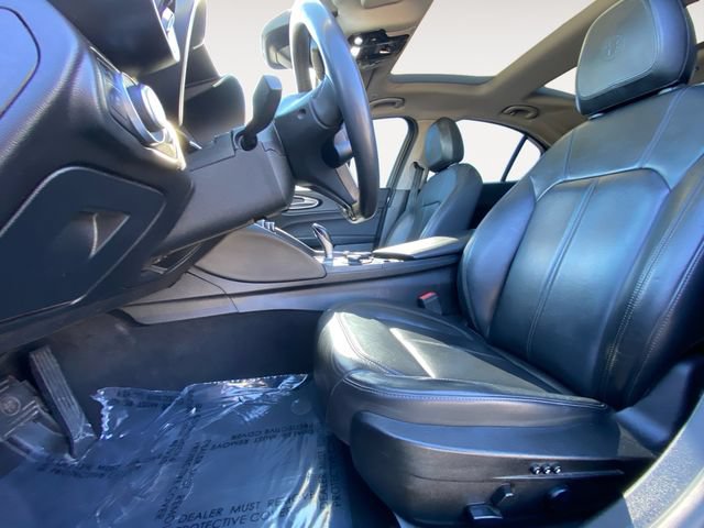 Used 2017 Alfa Romeo Giulia AWD w/ Sport Appearance Package image 9
