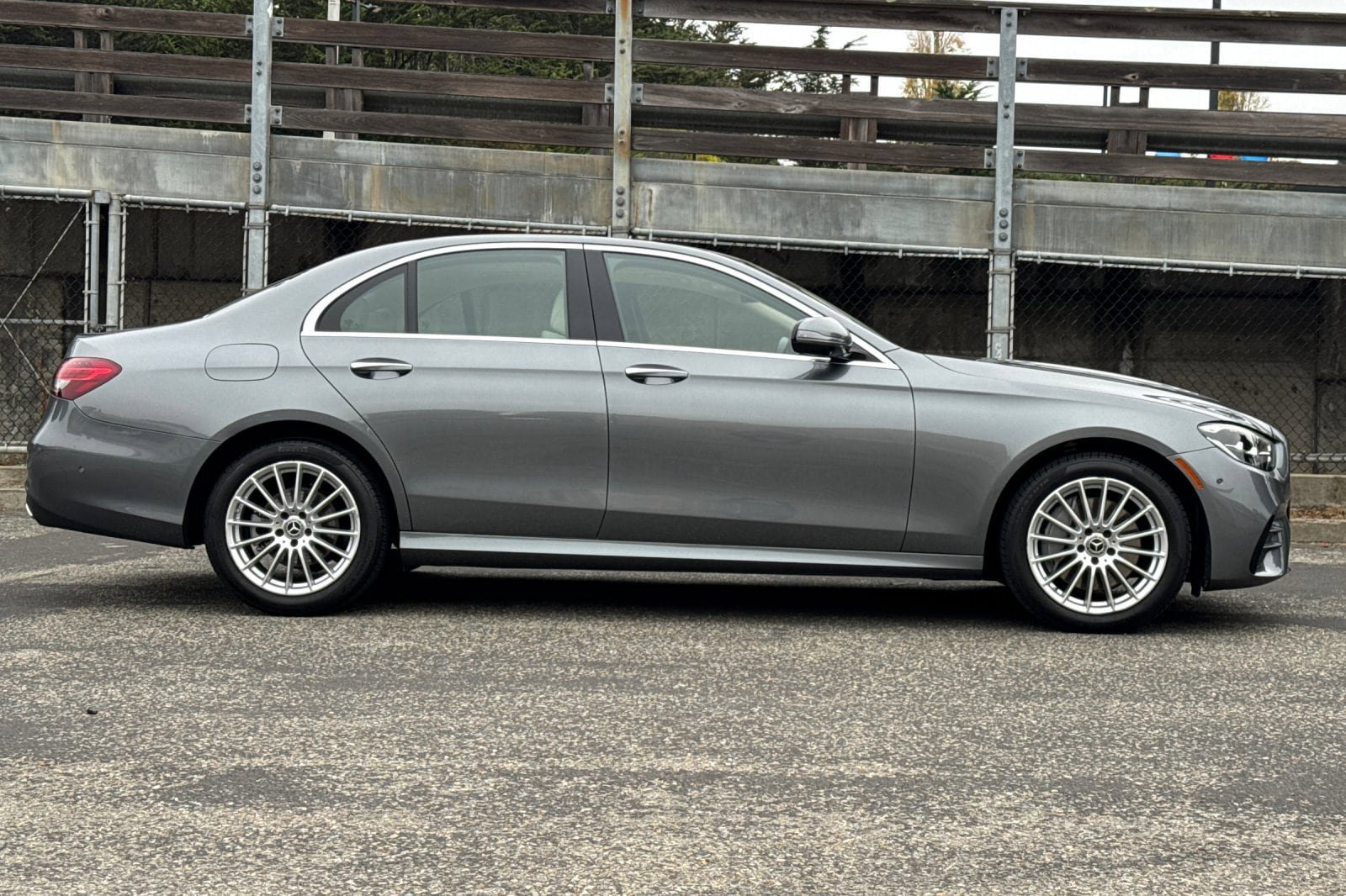 Used 2021 Mercedes-Benz E 350 Sedan image 3