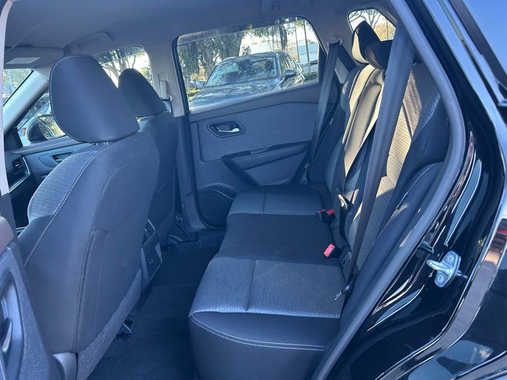 Used 2023 Nissan Rogue SV image 41