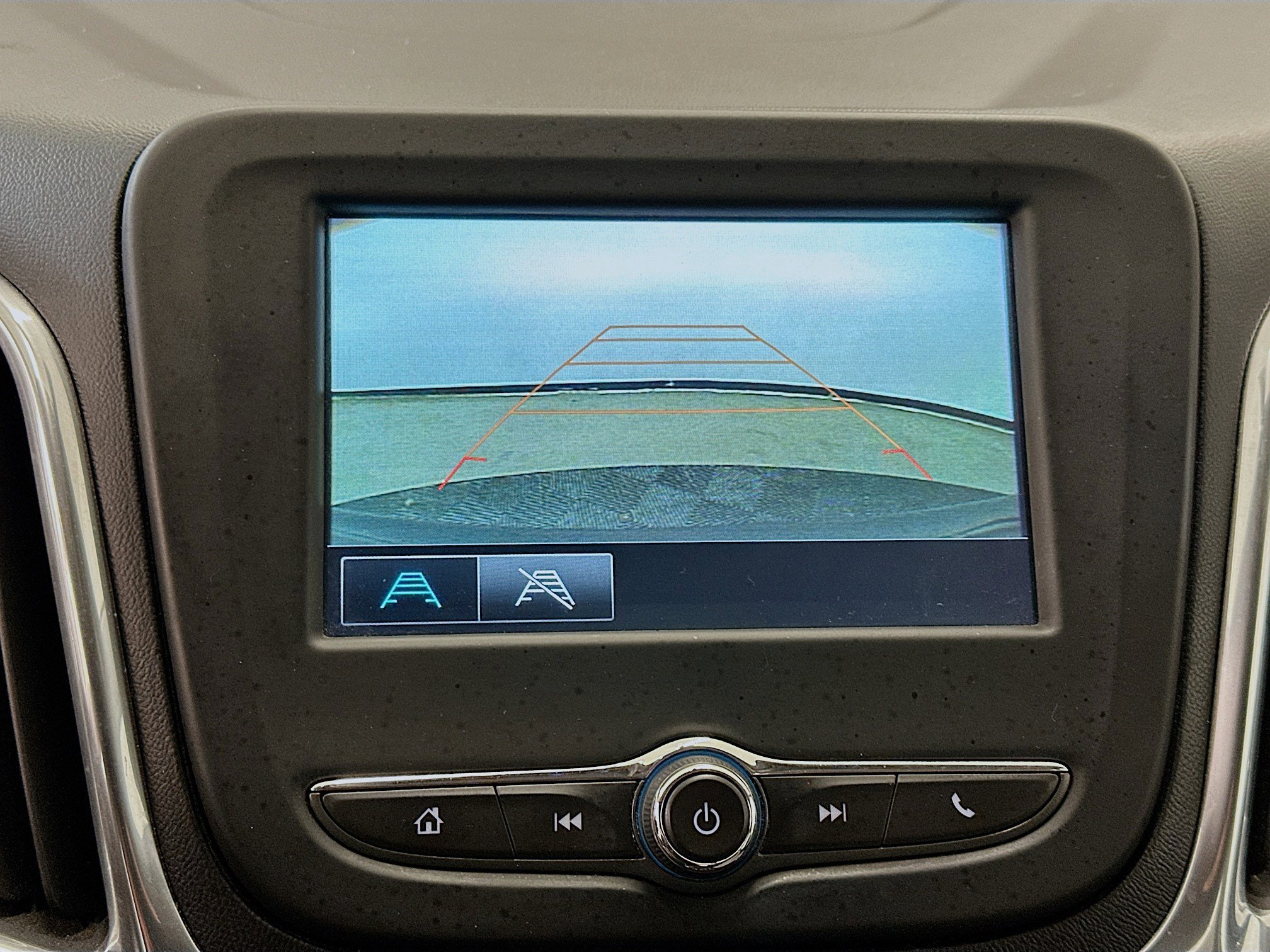 Used 2018 Chevrolet Equinox LS image 23