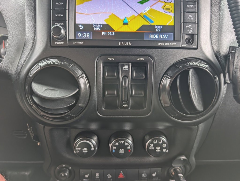 Used 2018 Jeep Wrangler Unlimited Rubicon image 30