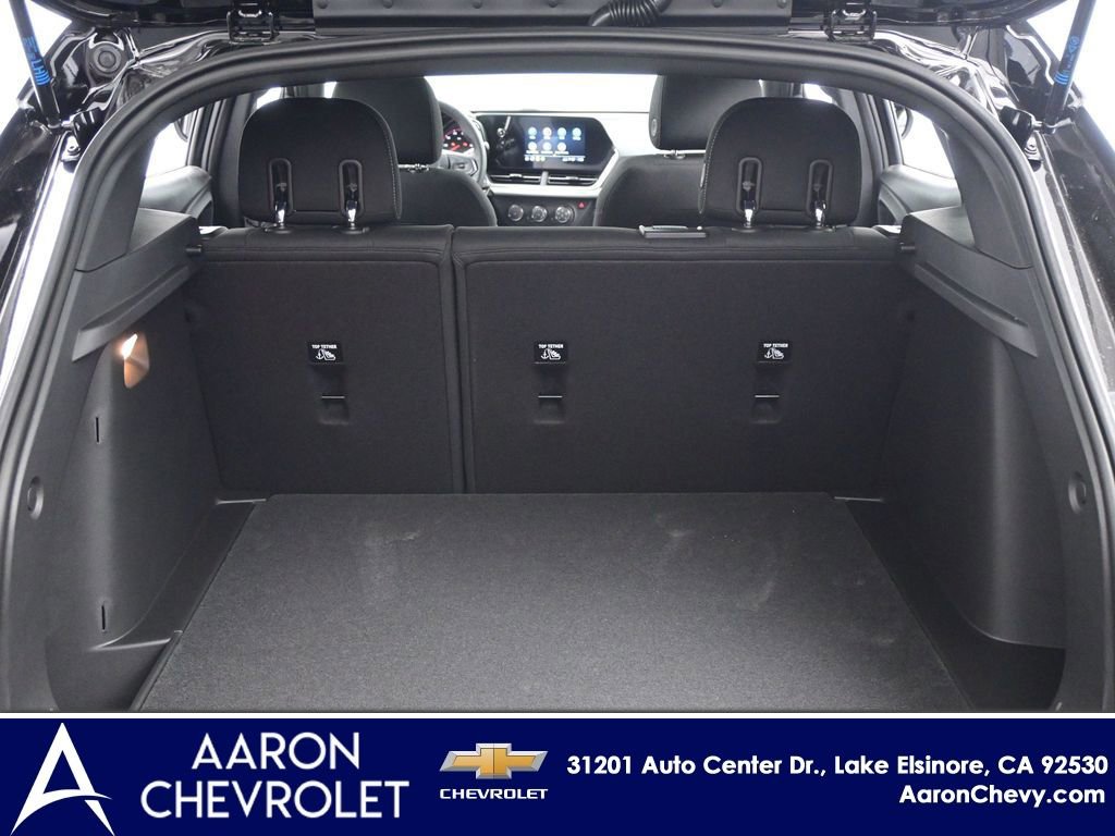 New 2026 Chevrolet Trax RS w/ Sunroof Package FWD image 35