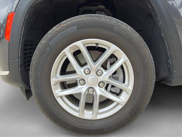 Used 2023 Jeep Grand Cherokee L Laredo RWD image 24