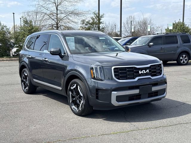 Used 2023 Kia Telluride S image 1