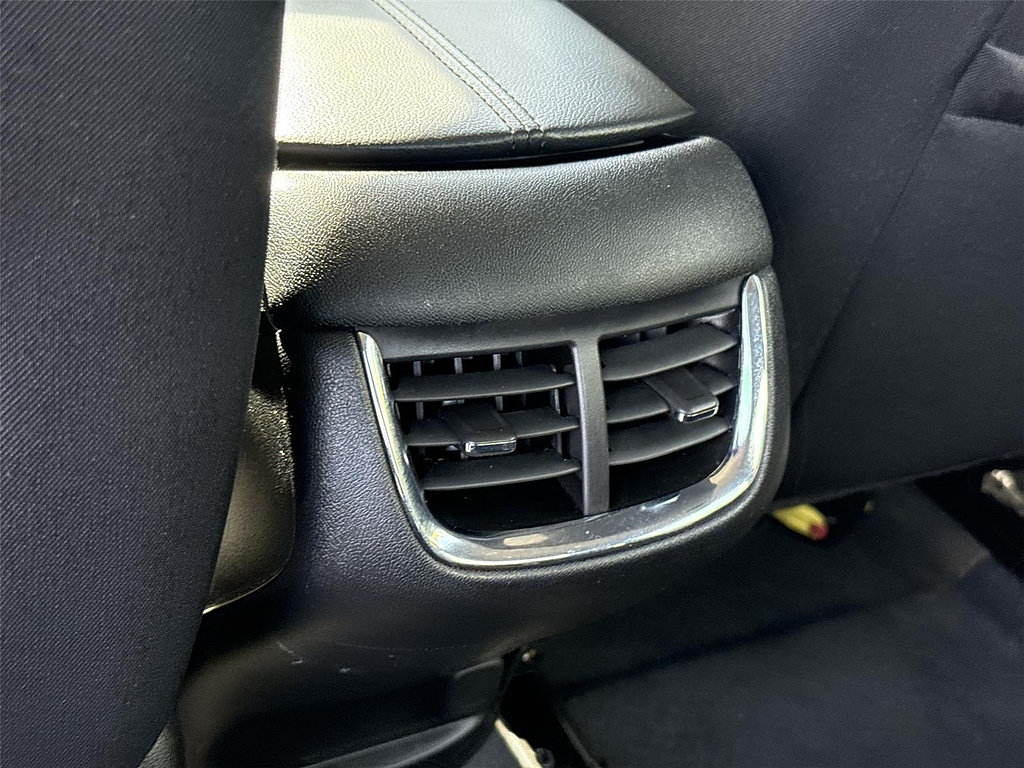 Used 2025 Chevrolet Malibu LT FWD image 18