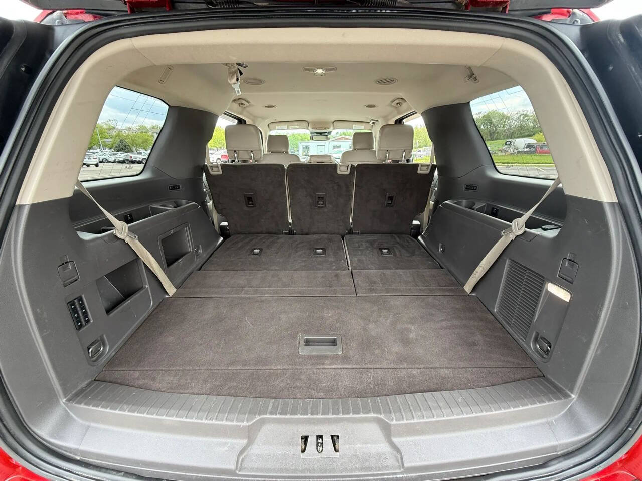Used 2020 Ford Expedition XLT w/ Equipment Group 202A AWD/4WD image 18