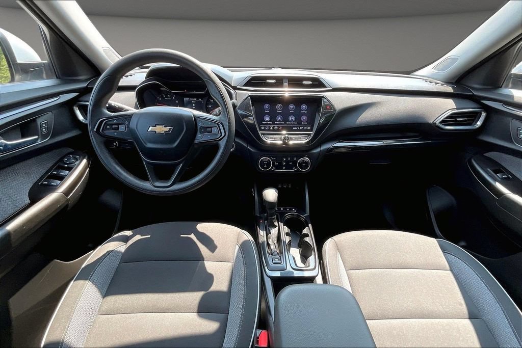 Used 2023 Chevrolet TrailBlazer LT w/ Convenience Package FWD image 10