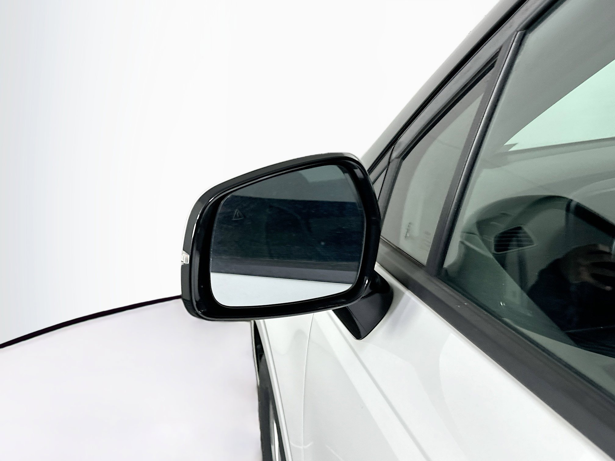 Used 2024 Kia Carnival LX image 16