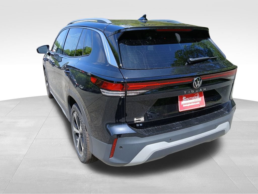 New 2026 Volkswagen Tiguan SE FWD image 3