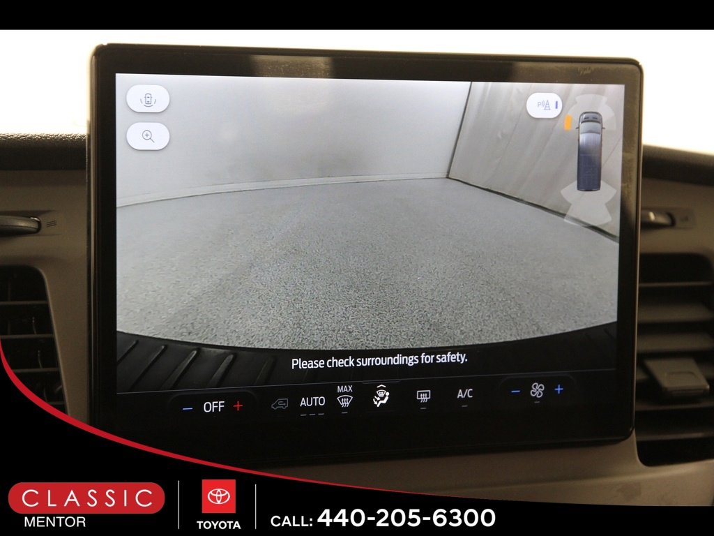 Used 2022 Ford Transit 350 XLT image 13