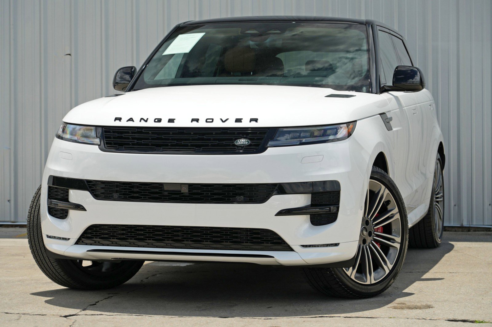 Used 2024 Land Rover Range Rover Sport Autobiography image 3
