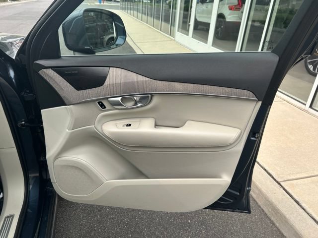 Certified 2024 Volvo XC90 B6 Plus AWD/4WD image 14