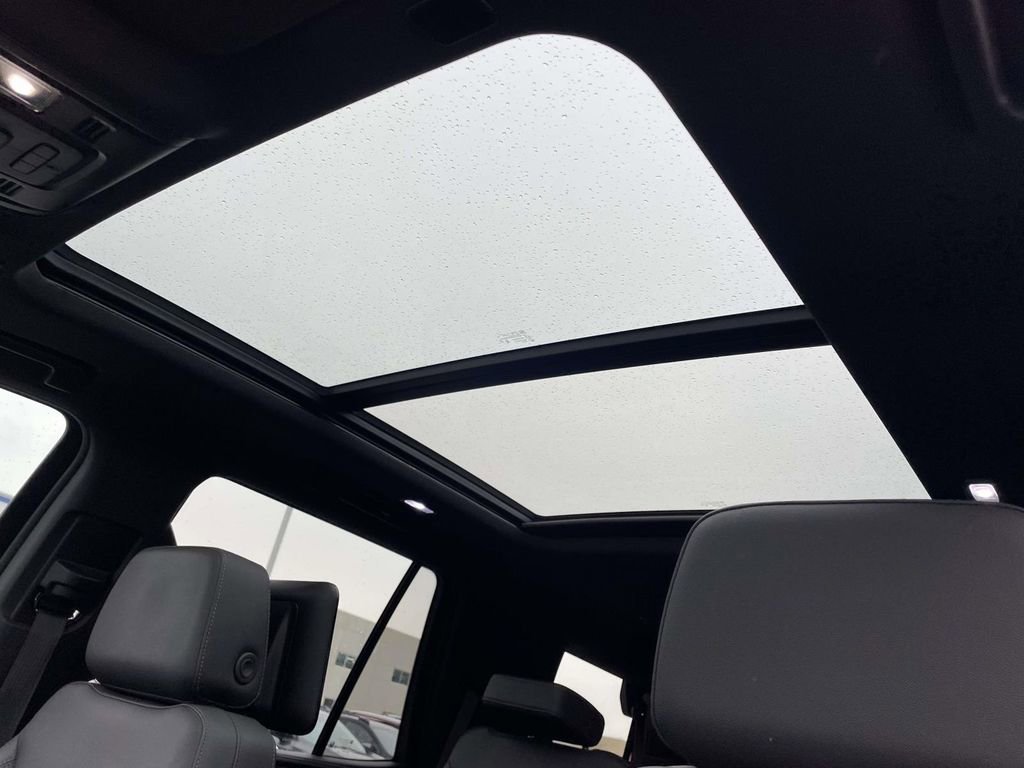 Used 2023 Chevrolet Tahoe LT w/ Luxury Package image 11