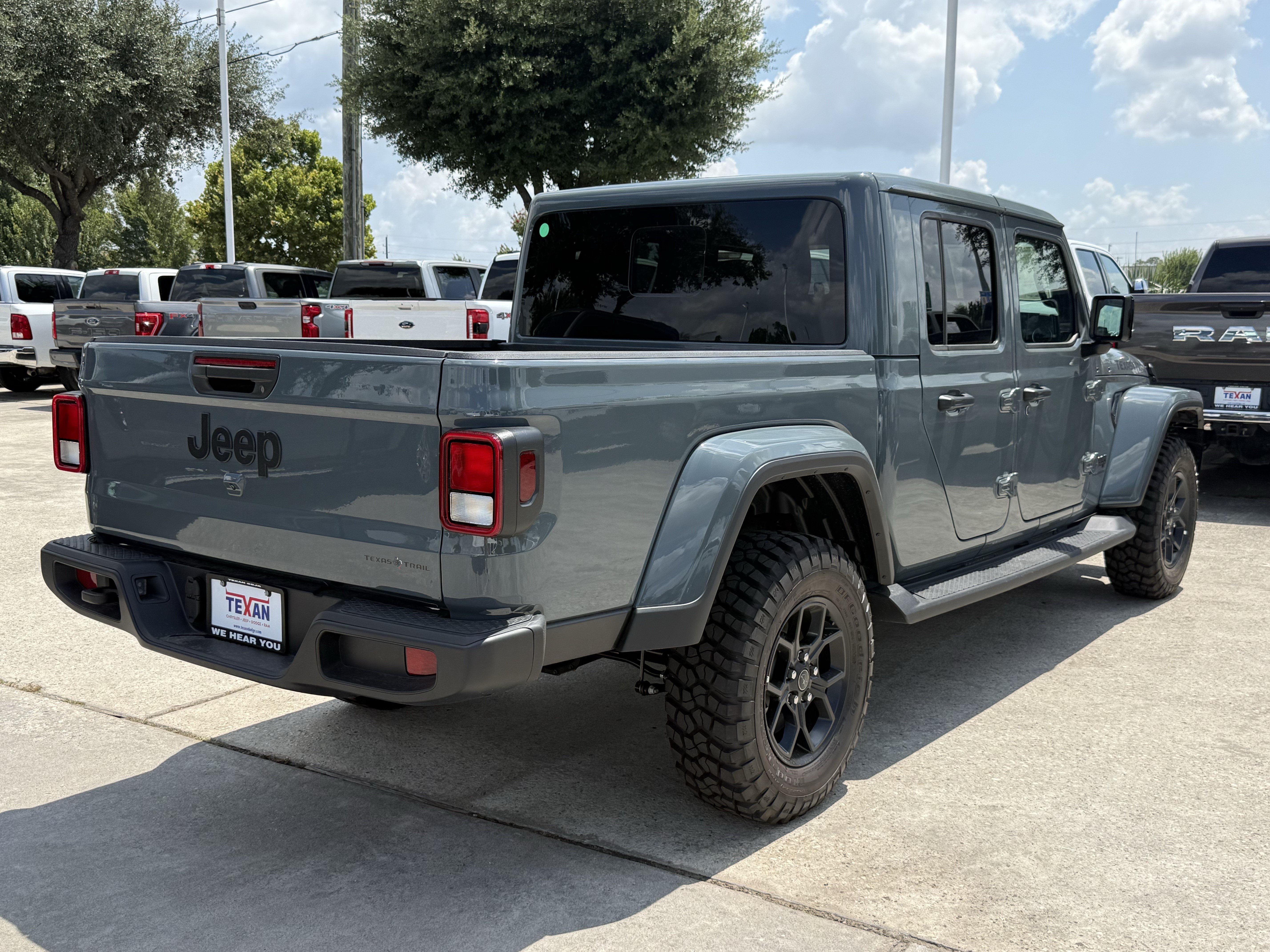 New 2026 Jeep Gladiator Mojave AWD/4WD image 5
