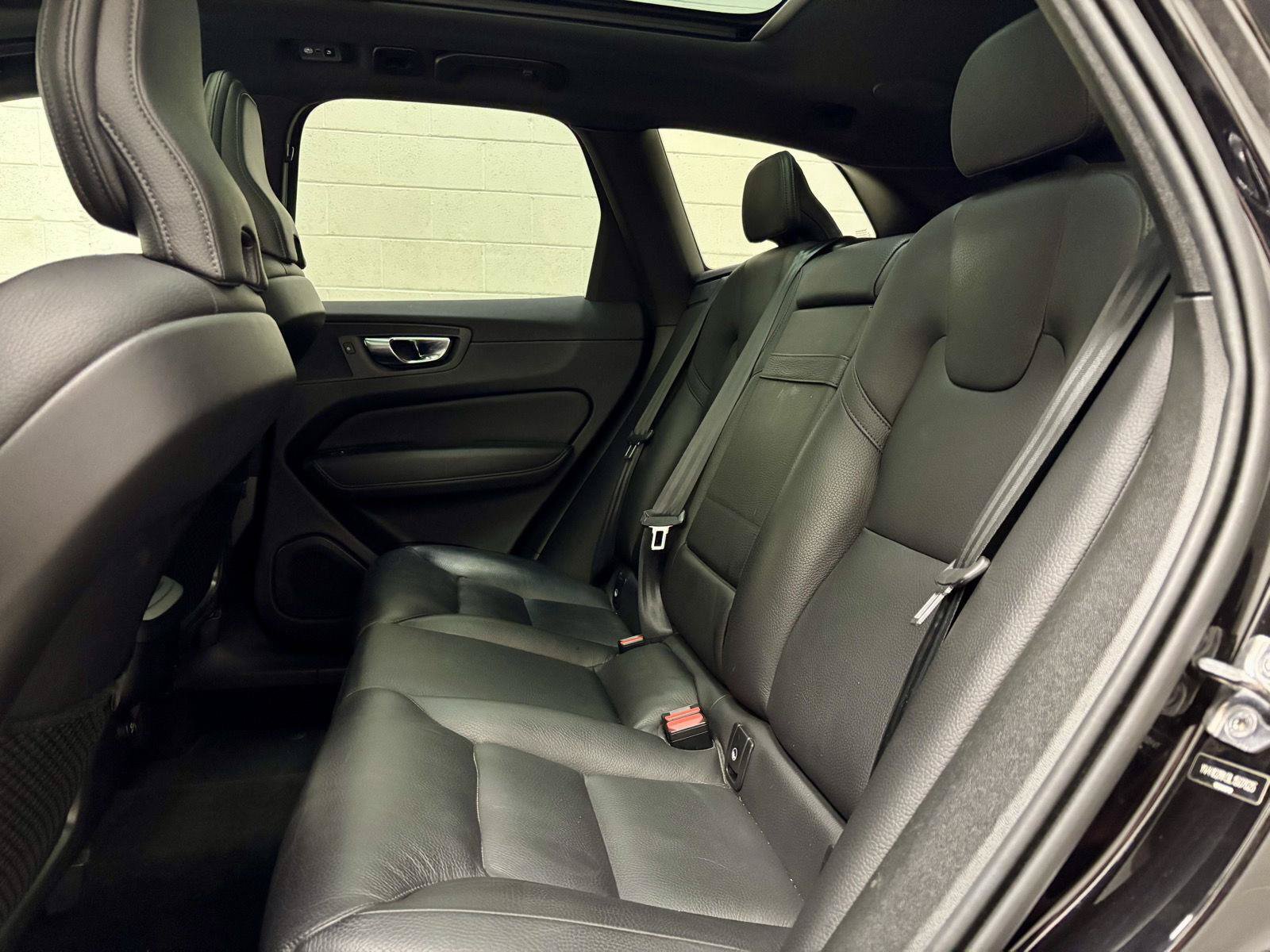 Used 2020 Volvo XC60 T5 Momentum AWD/4WD image 21