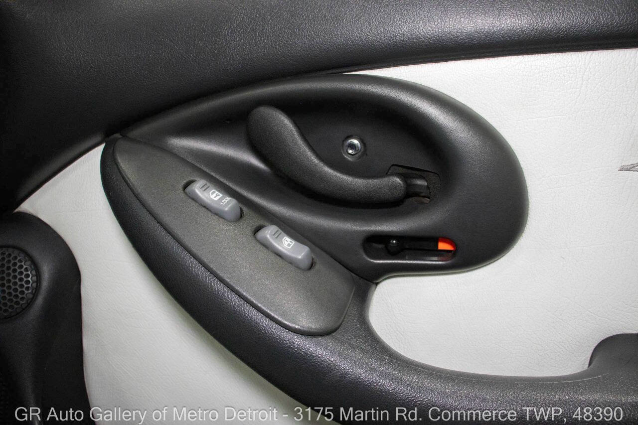 Used 1994 Pontiac Firebird Trans Am GT image 35