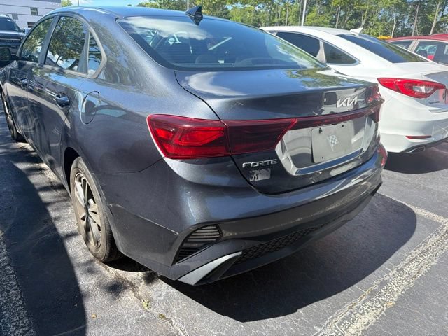 Used 2022 Kia Forte LXS w/ LXS Technology Package FWD image 6