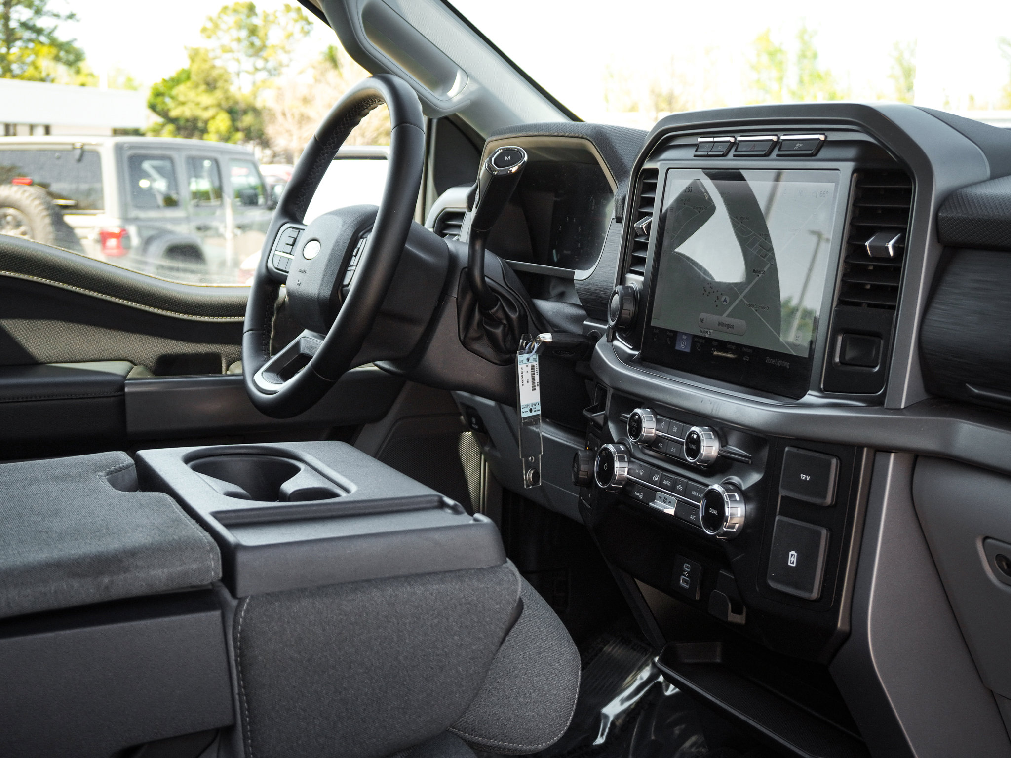Used 2024 Ford F150 XLT AWD/4WD image 34