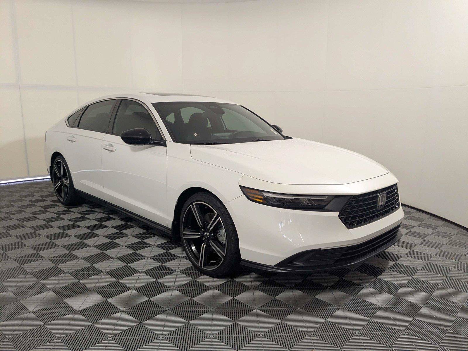 Used 2023 Honda Accord Sport image 4