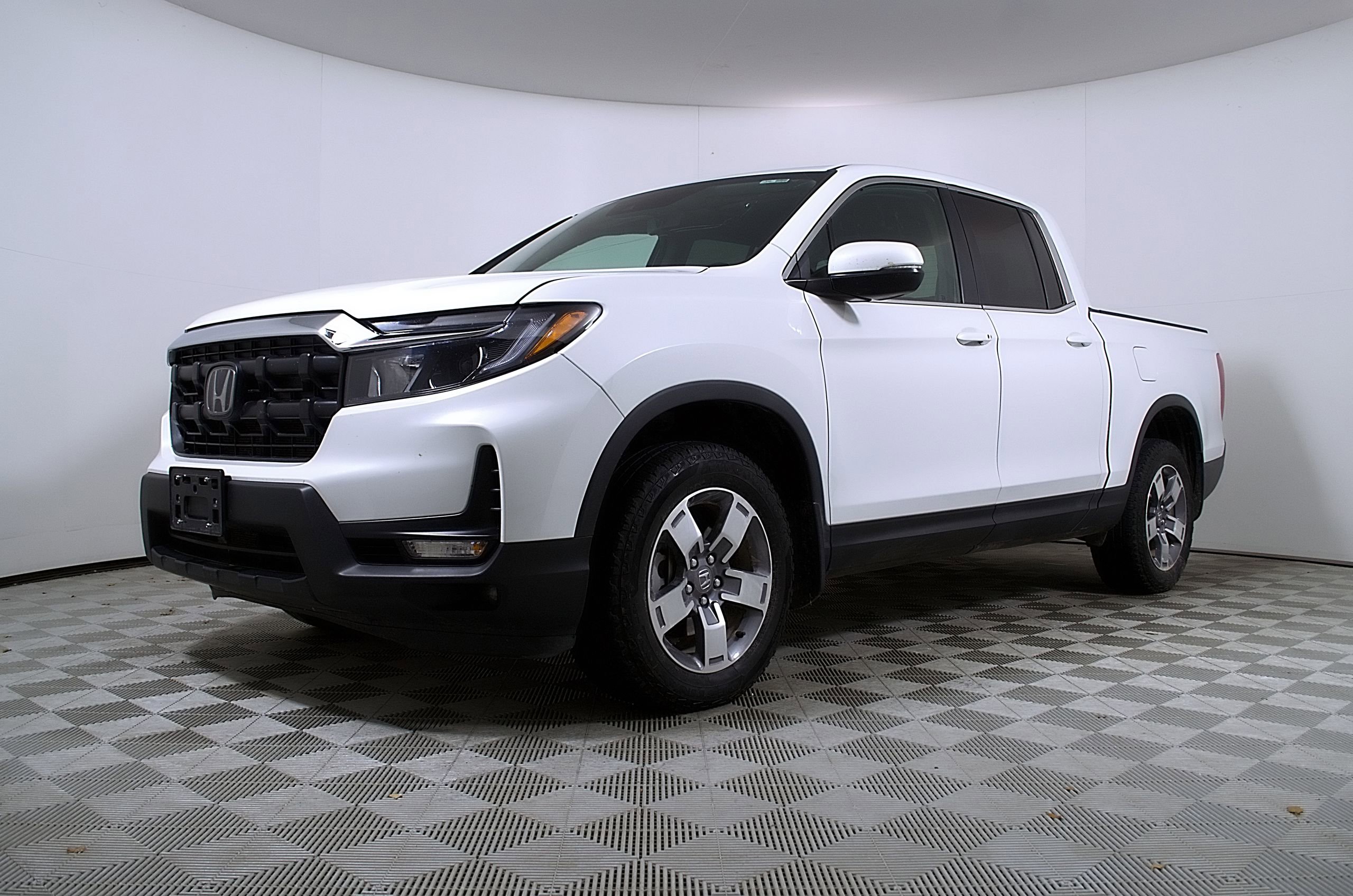 Used 2025 Honda Ridgeline RTL image 2