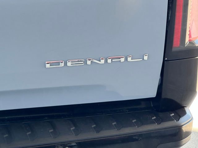 Used 2024 GMC Sierra EV Denali image 12