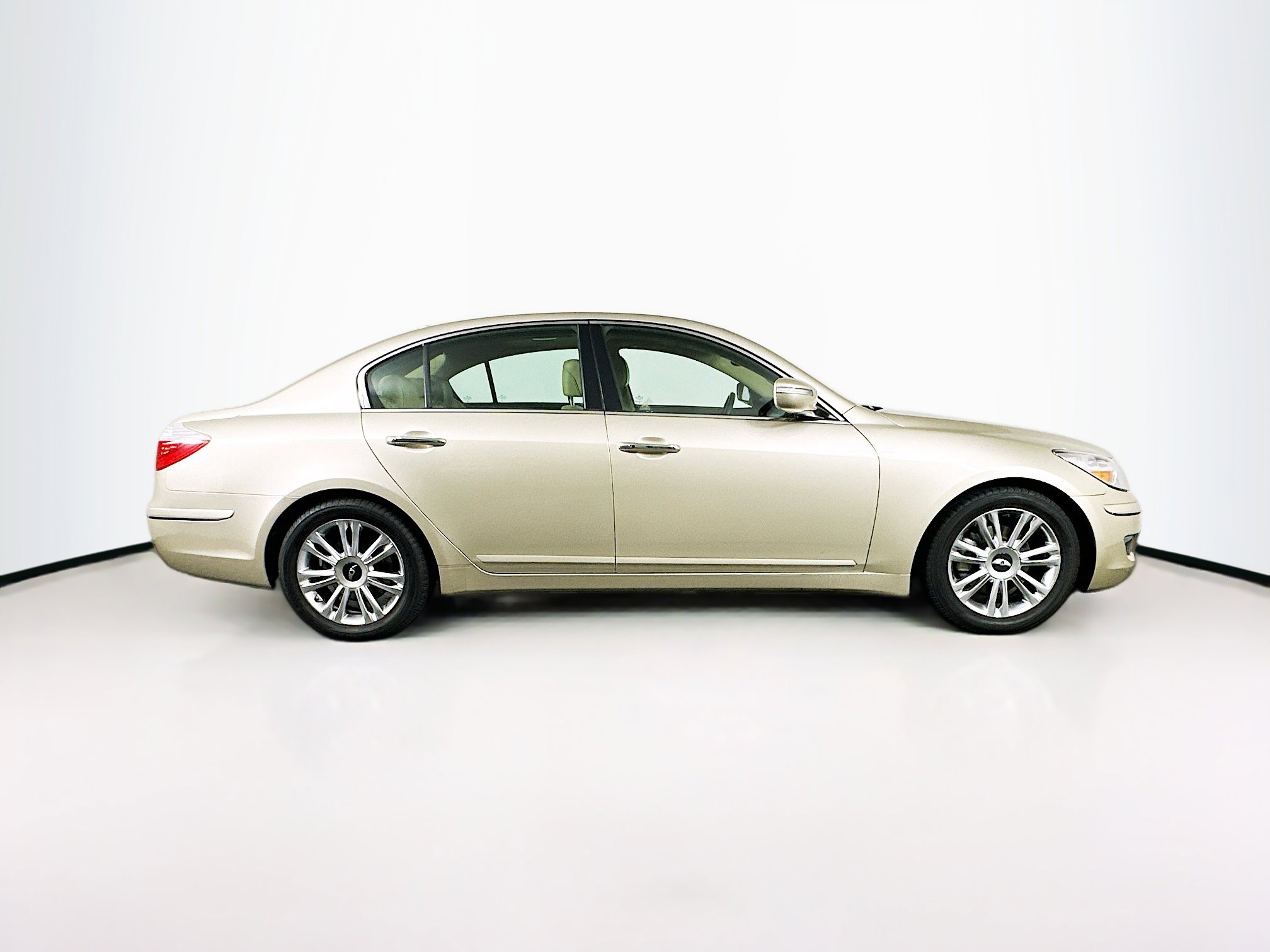 Used 2010 Hyundai Genesis 3.8 w/ Technology Pkg 4 image 10