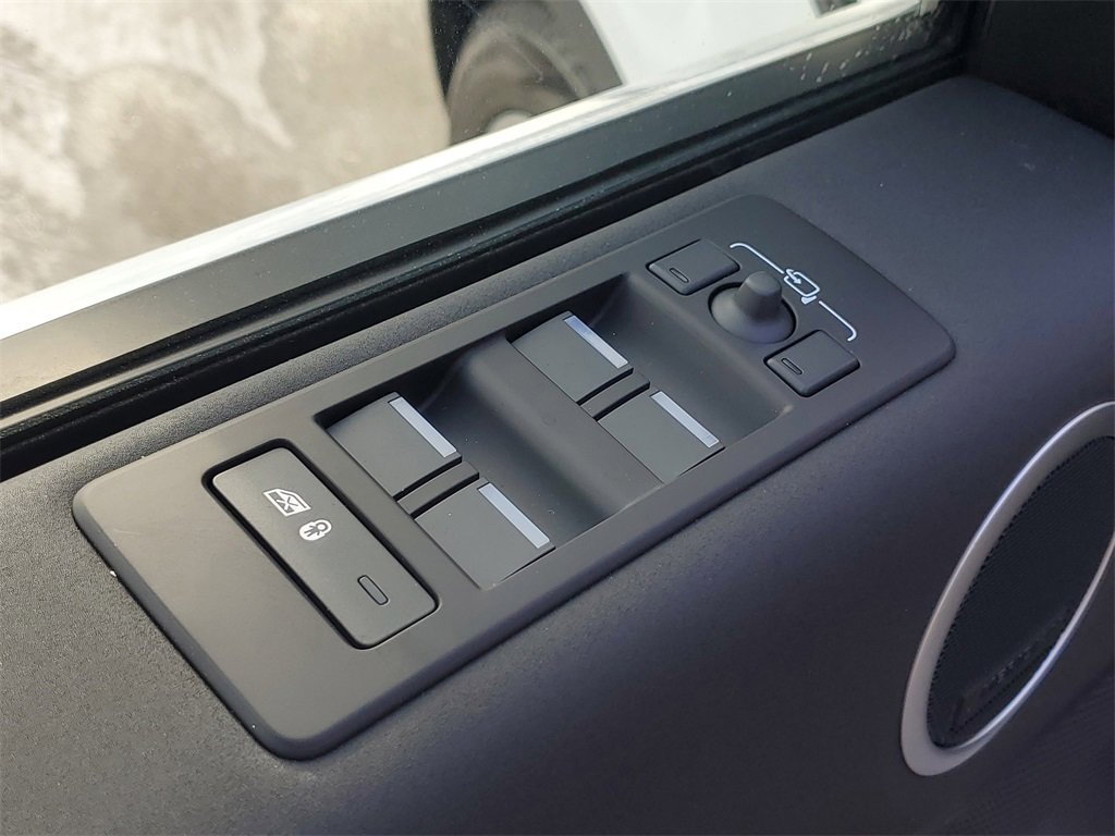 New 2026 Land Rover Discovery S image 11