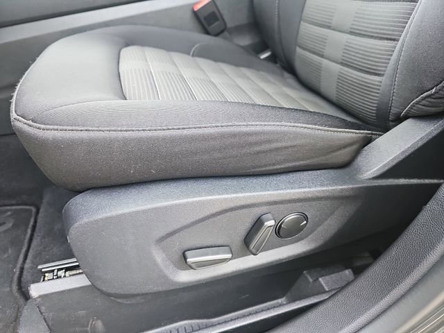 Used 2024 Ford Edge SEL image 16