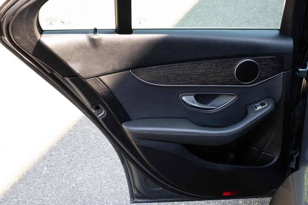 Used 2019 Mercedes-Benz C 300 Sedan image 24
