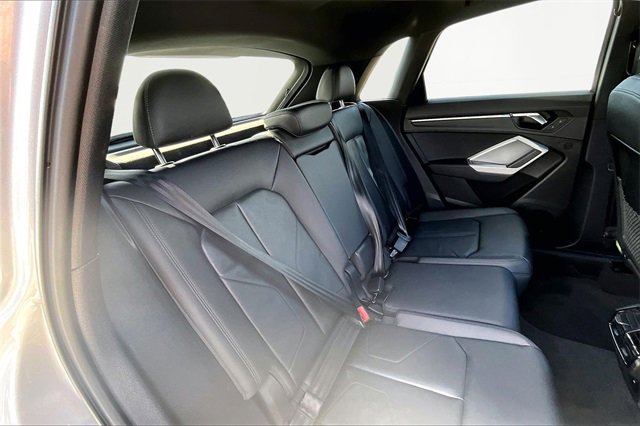 Used 2023 Audi Q3 2.0T Premium Plus w/ Premium Plus Package image 29