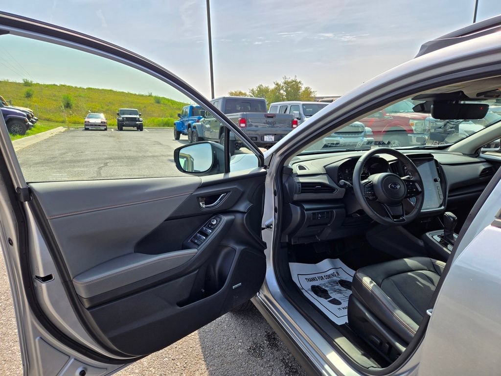 Used 2024 Subaru Crosstrek 2.5i Limited w/ Crosstrek Mirror Package AWD/4WD image 11