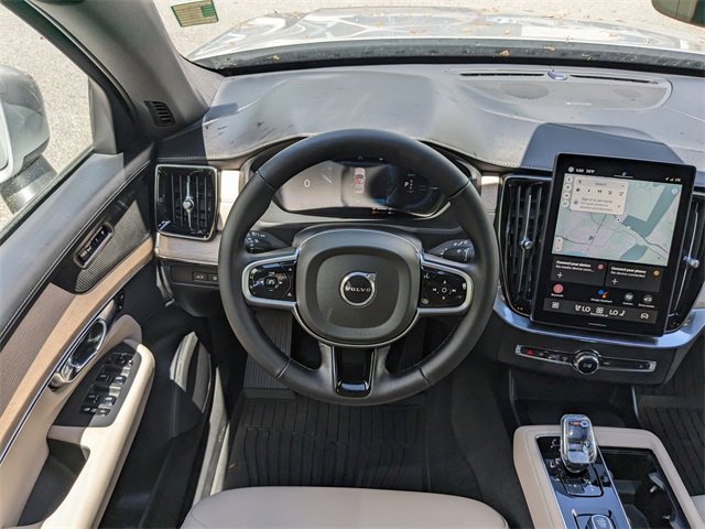 New 2025 Volvo XC90 T8 Plus image 17